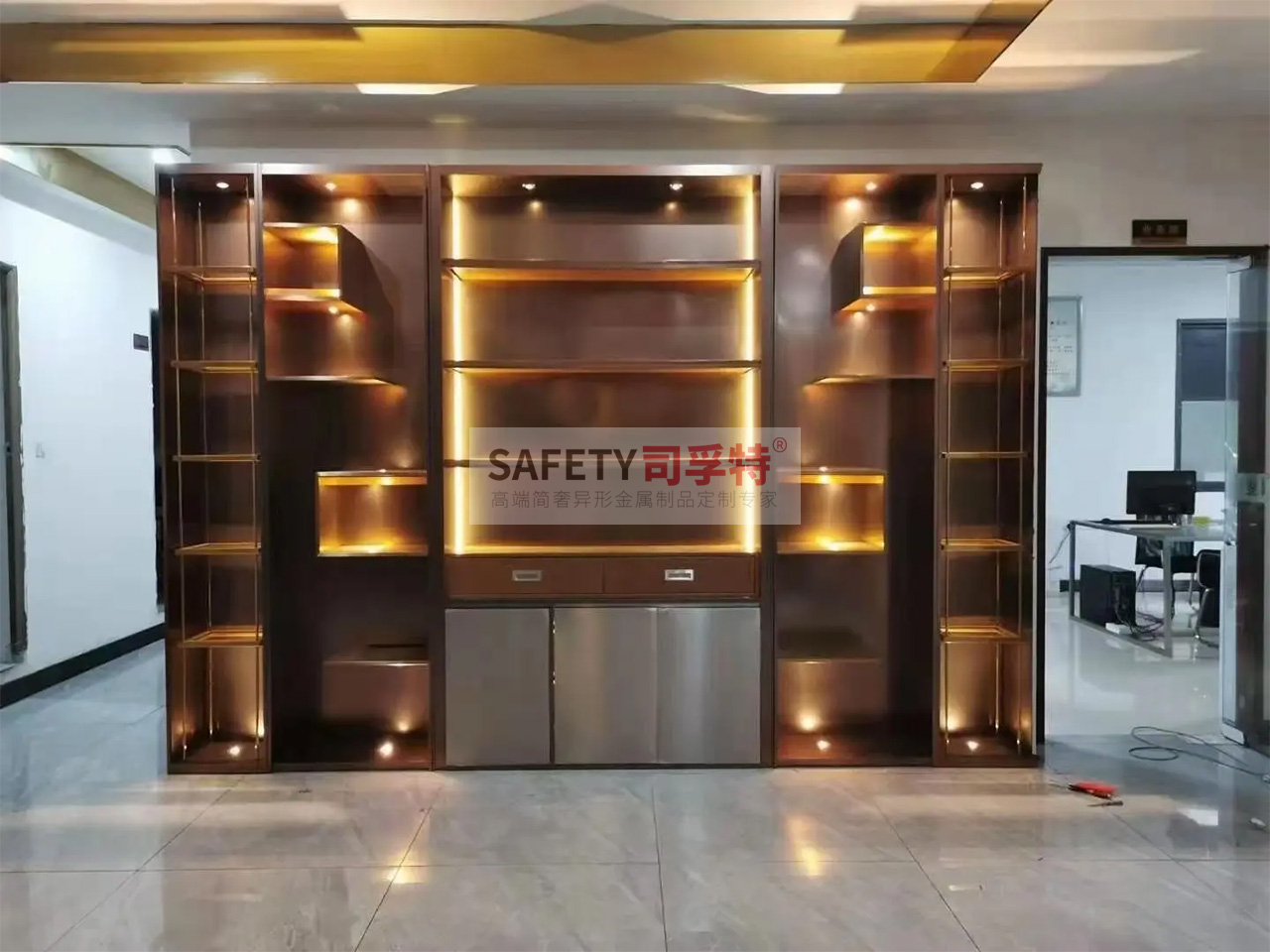 不銹鋼酒柜款式多樣，美觀時尚，經(jīng)久耐用(圖2)