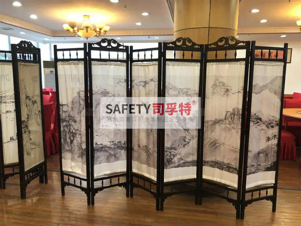 金屬屏風有哪些種類？什么材質的金屬屏風好？[司孚特金屬屏風](圖1)