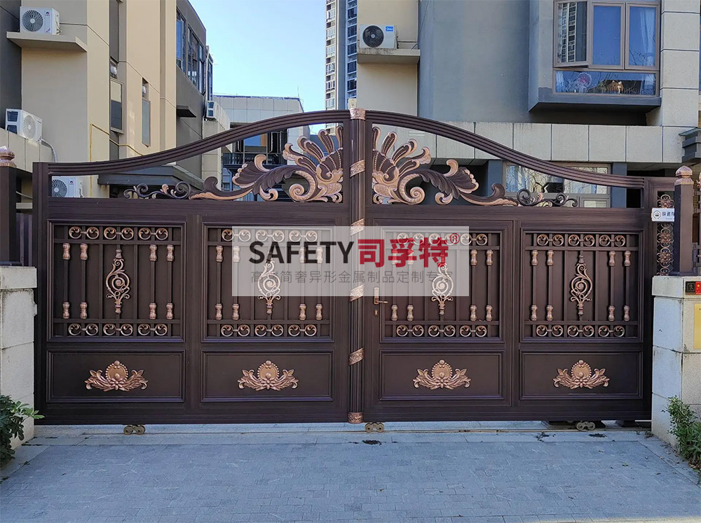 別墅大門(mén)用什么材質(zhì)好？[別墅銅門(mén)，鋁藝別墅大門(mén)](圖4)