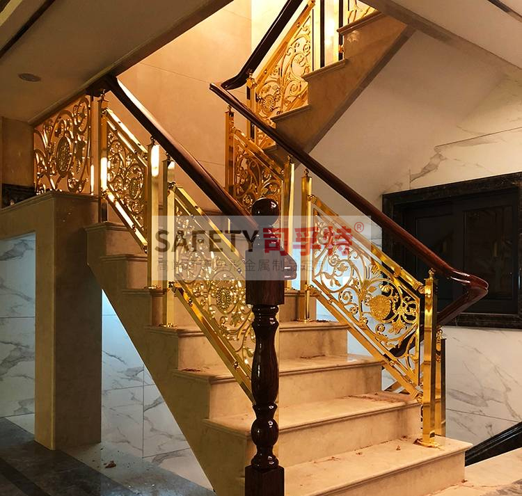 銅藝樓梯扶手：結(jié)構(gòu)獨特，造型優(yōu)美，堅固耐用[司孚特銅藝護(hù)欄，銅樓梯扶手](圖2)