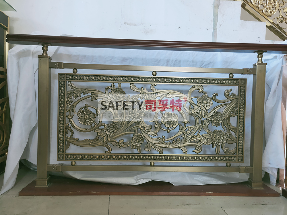 鋁藝鏤空雕花樓梯扶手：造型多樣，工藝成熟，彰顯高端品味(圖4)